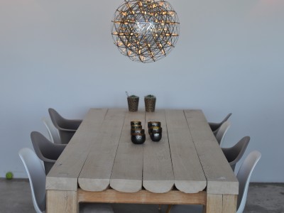 Table in solid oak 
